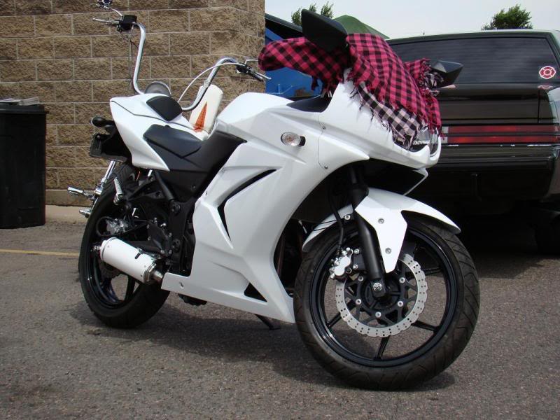 Name: whtbike1.jpg
Views: 16
Size: 88.0 KB