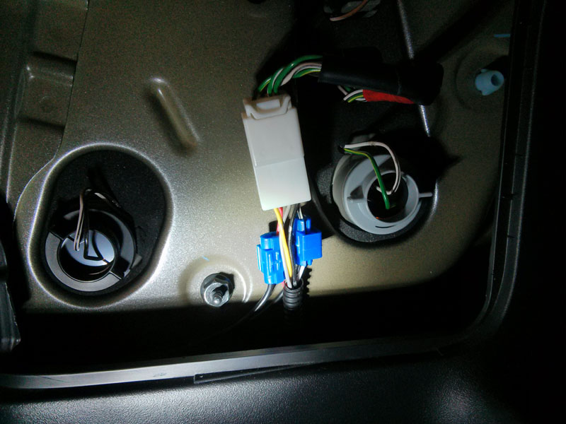 Name:  01leftreversewiring.jpg
Views: 854
Size:  110.8 KB