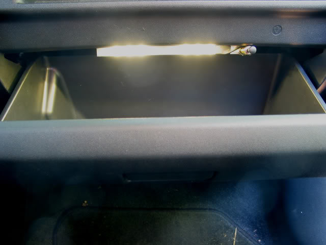 Name: xBgloveBoxIllumination_3.jpg
Views: 246
Size: 32.4 KB