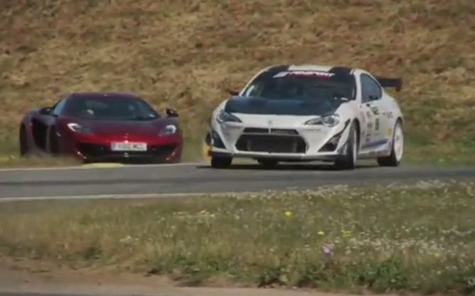 Fensport-GT86-vs-McLaren-lead