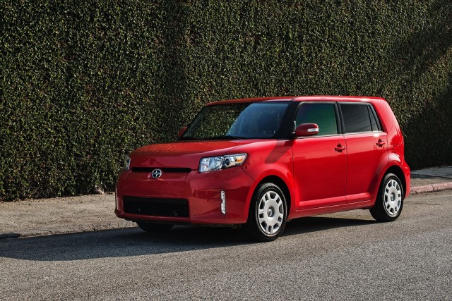 2015-scion-xb_100491352_h