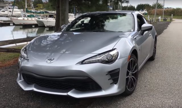 Quick Drive of the New 2017 Toyota 86