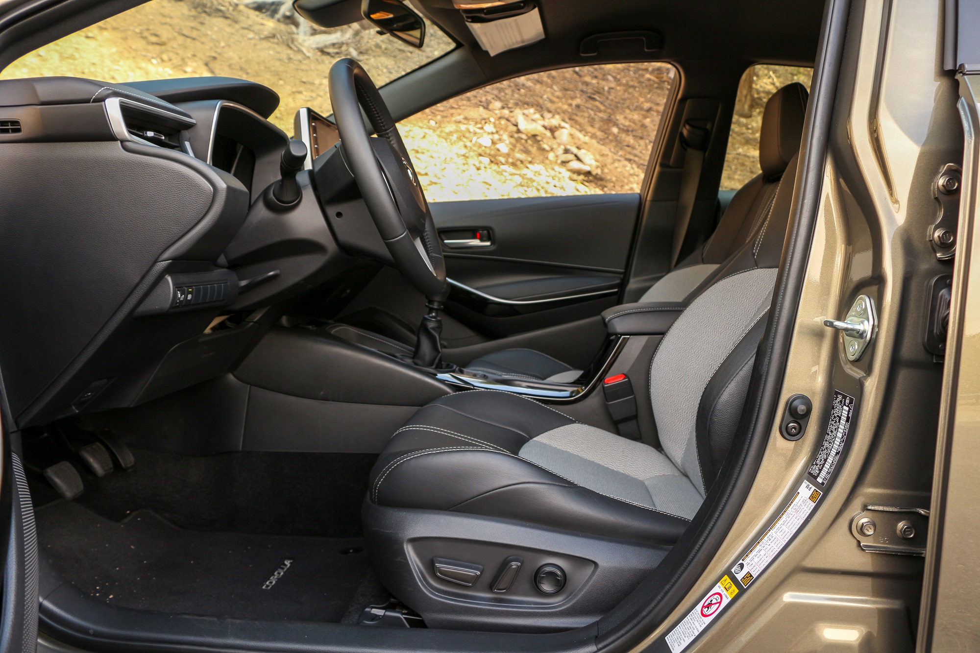 2019 Toyota Corolla Hatchback SE XSE Manual Transmission Interior Exterior Colors Bronze Oxide Engine EnTune Features Review News Comparison Honda Civic Sport Mazda3 Scionlife.com