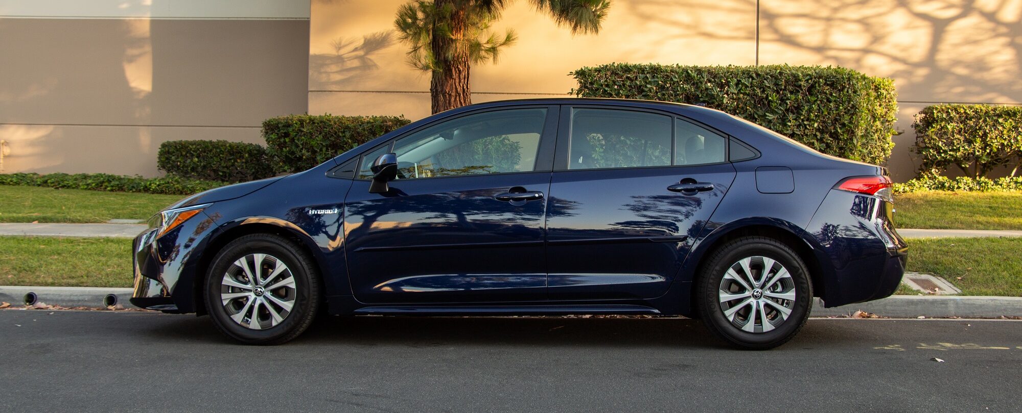 2020 Toyota Corolla Sedan Hybrid Exterior